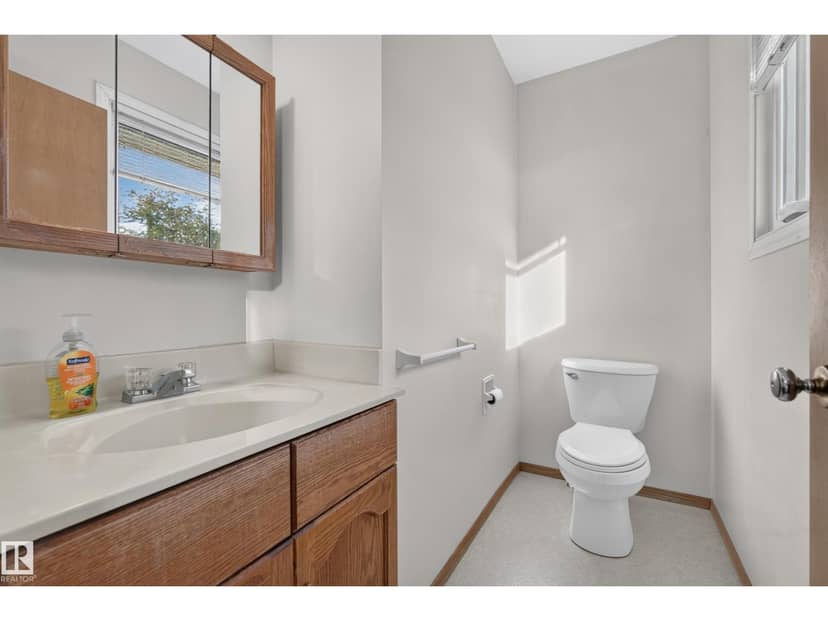 9011 157 ST NW — photo 34 of 40