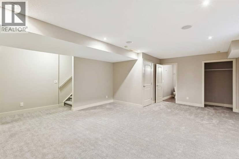 2, 133 12 Avenue NW — photo 18 of 26
