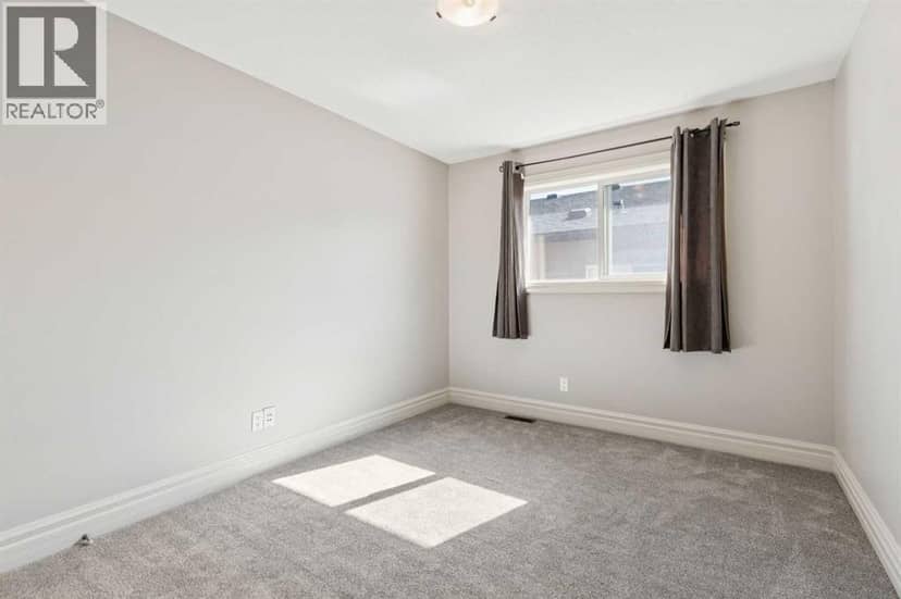 2, 133 12 Avenue NW — photo 15 of 26