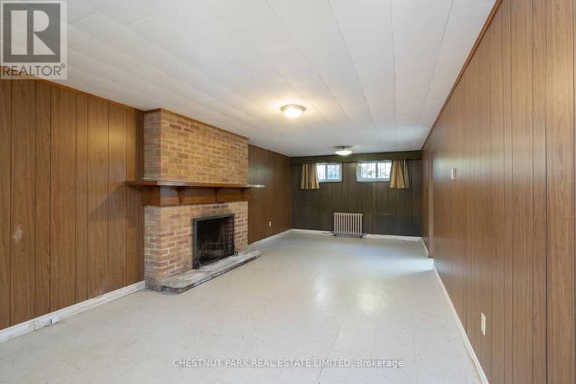 20 Strathroy Crescent — photo 17 of 21