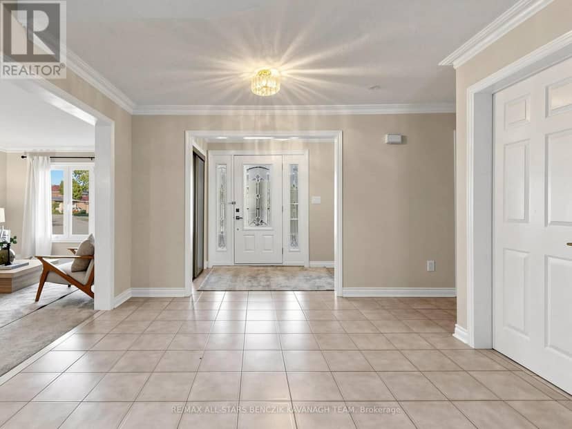 37 Dowling Circle, Markham, photo 3