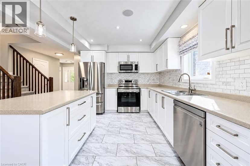 28 GREEN Street — photo 15 of 40