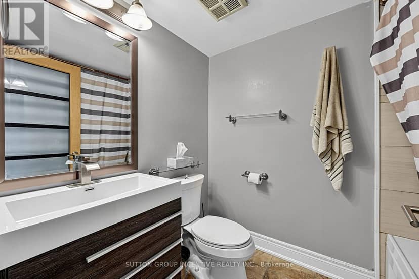 304 - 140 Dunlop Street E — photo 19 of 25