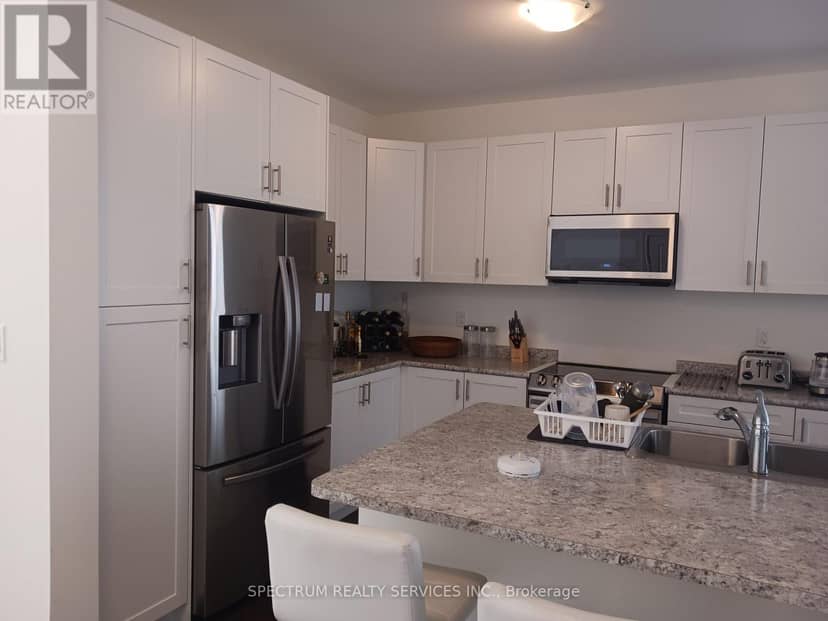 64 Regina Boulevard — photo 11 of 24