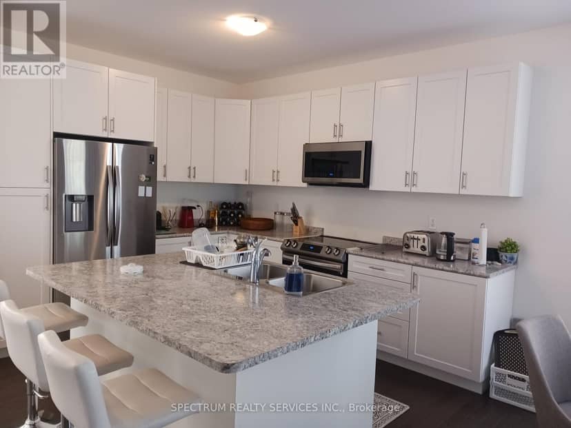 64 Regina Boulevard — photo 13 of 24