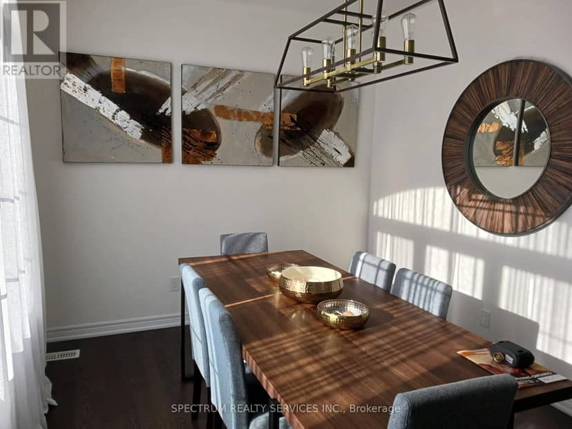 64 Regina Boulevard — photo 9 of 24