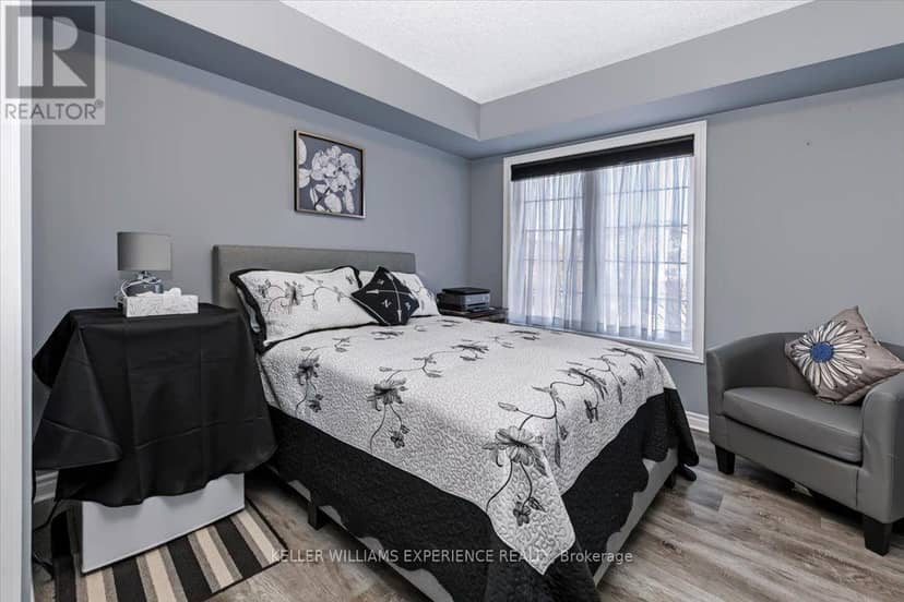 13 - 137 Sydenham Wells — photo 15 of 22