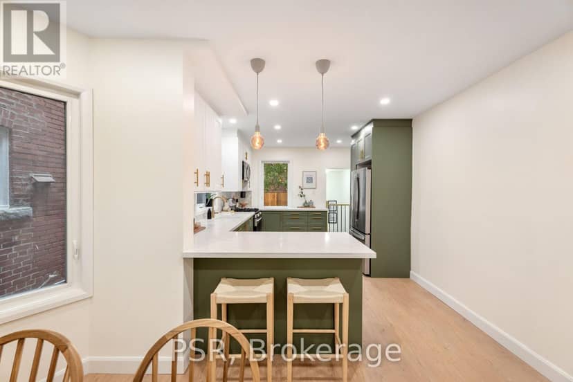 1045 Ossington Avenue — photo 16 of 40