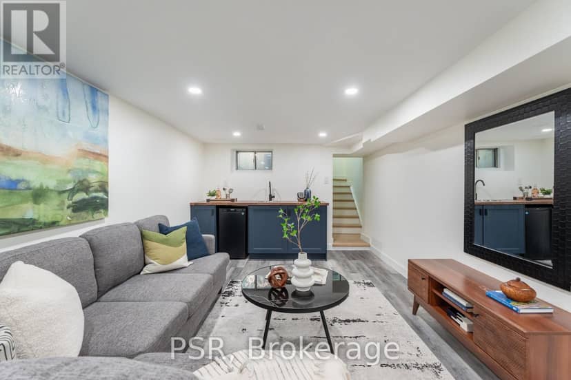 1045 Ossington Avenue — photo 34 of 40