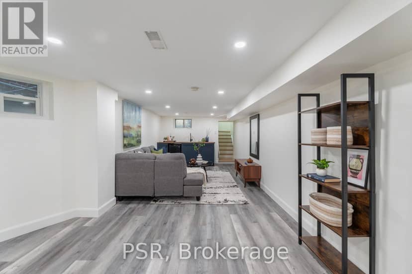 1045 Ossington Avenue — photo 37 of 40