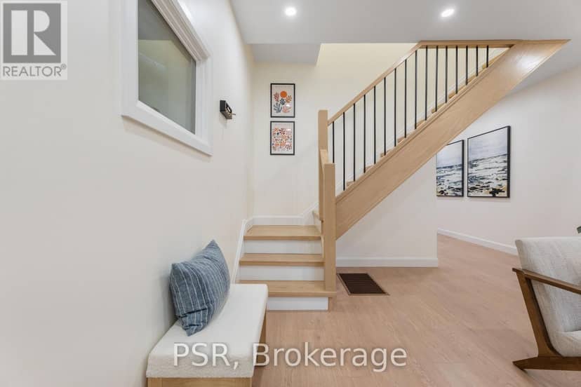 1045 Ossington Avenue, Toronto, photo 4