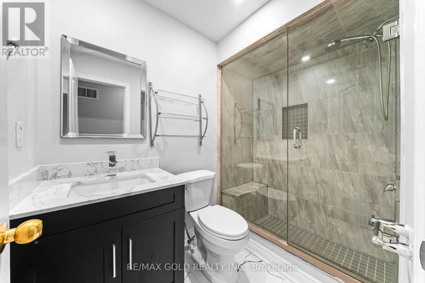 70 Crystalview Crescent — photo 17 of 28
