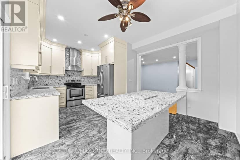 70 Crystalview Crescent, Brampton, photo 7