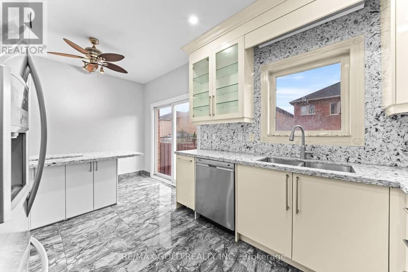 70 Crystalview Crescent, Brampton, photo 8