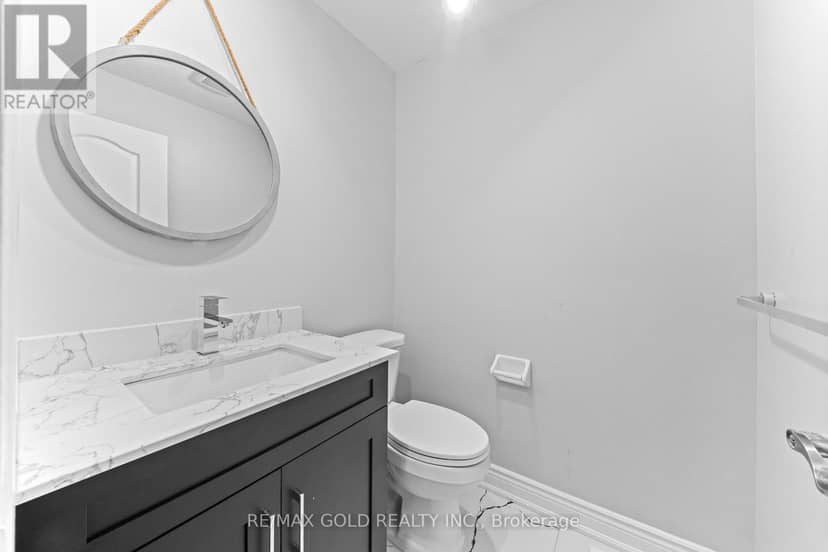70 Crystalview Crescent — photo 9 of 28