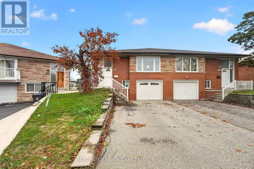 27 Vange Crescent, Toronto, photo 2