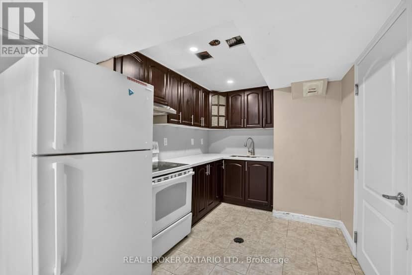 27 Vange Crescent — photo 29 of 40