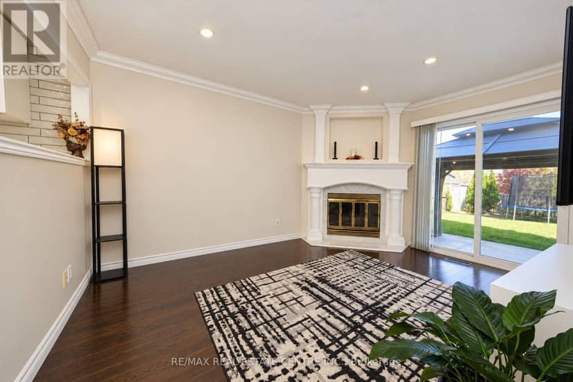 32 McKinnon Avenue — photo 11 of 40