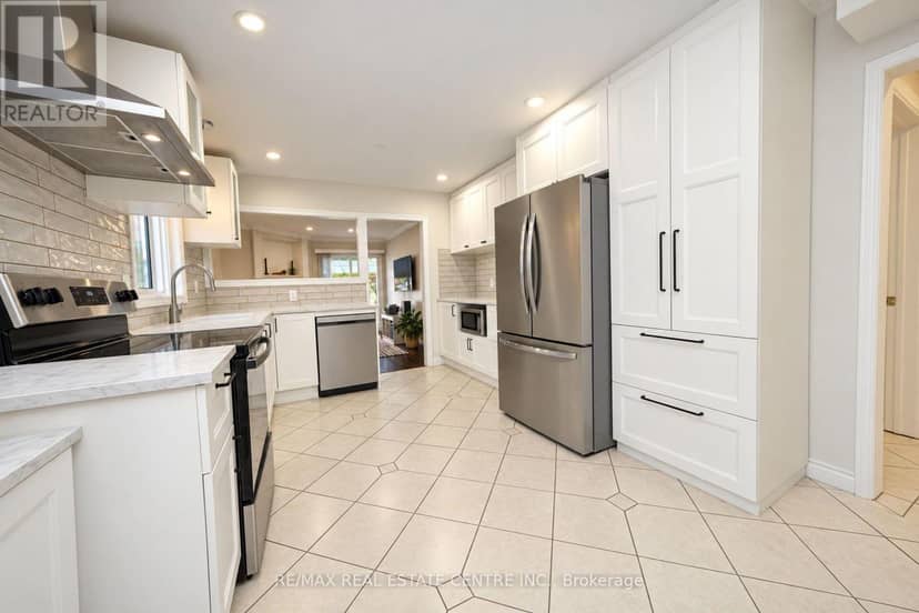 32 McKinnon Avenue — photo 16 of 40