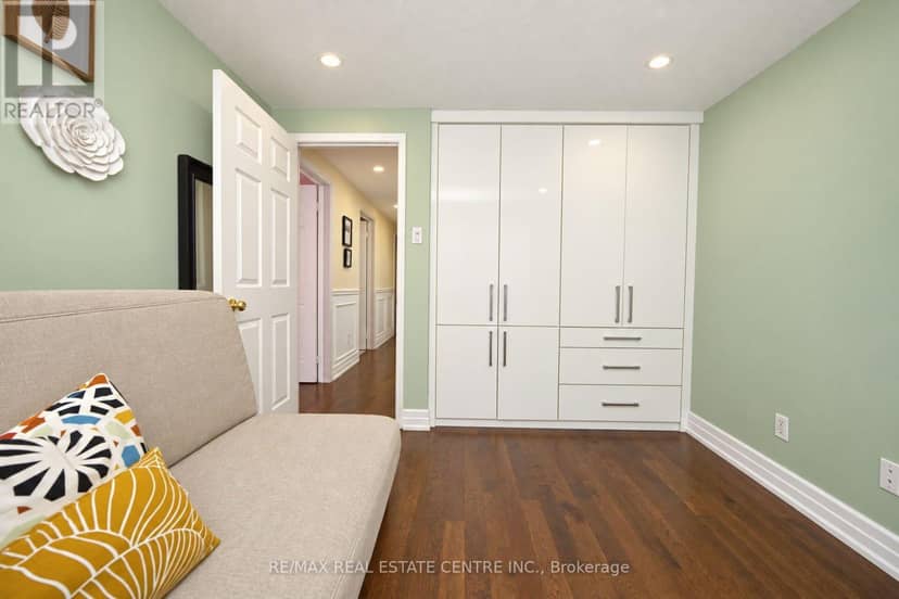 32 McKinnon Avenue — photo 24 of 40