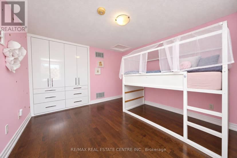 32 McKinnon Avenue — photo 26 of 40