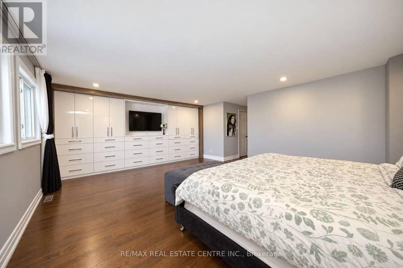 32 McKinnon Avenue — photo 33 of 40
