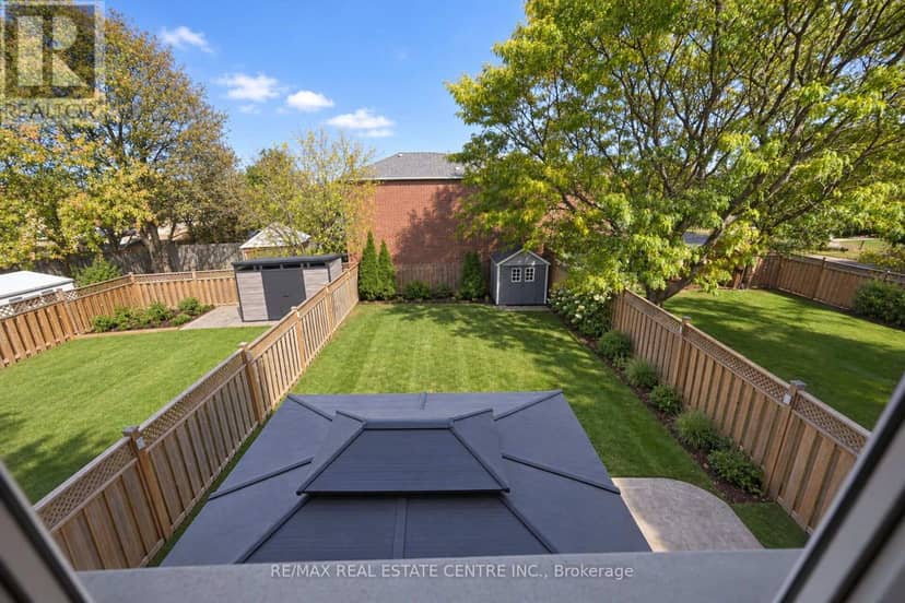 32 McKinnon Avenue — photo 35 of 40