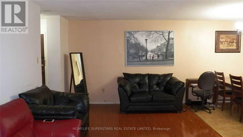1410 - 15 Kensington Road — photo 11 of 32