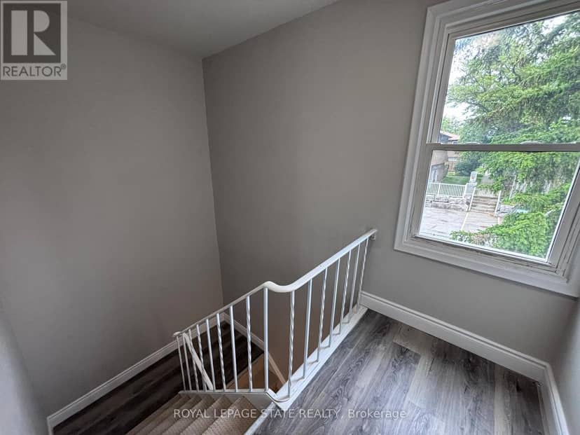 4 - 153 Limeridge Road W — photo 11 of 20