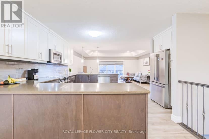 44 Liberty Crescent — photo 11 of 40