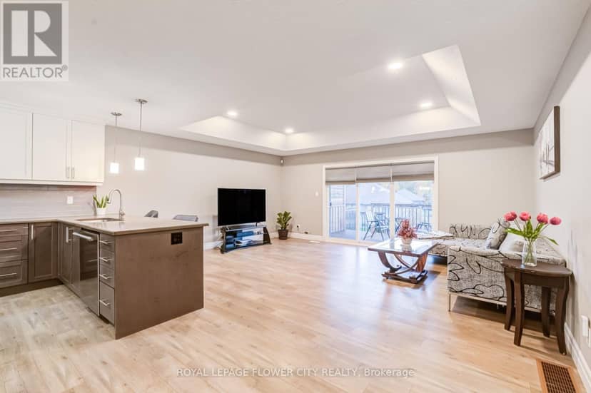 44 Liberty Crescent — photo 14 of 40