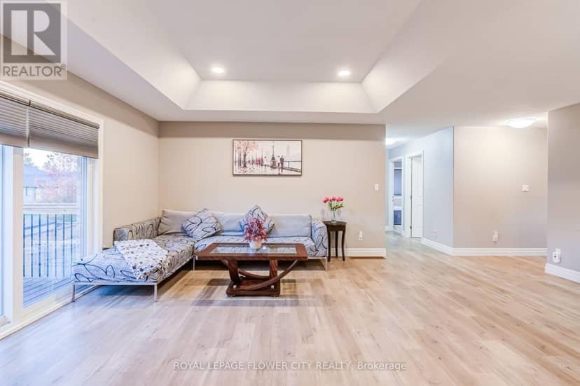44 Liberty Crescent — photo 19 of 40