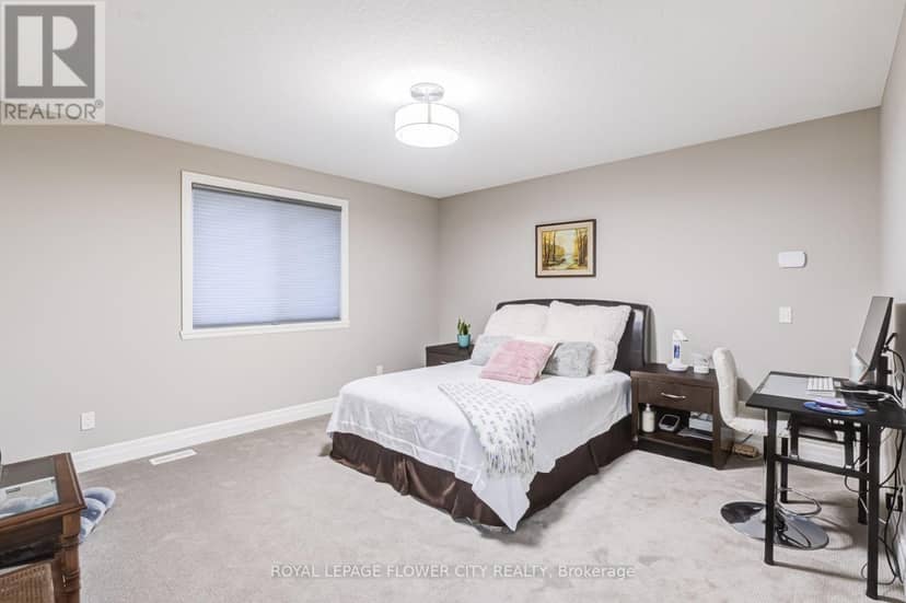 44 Liberty Crescent — photo 21 of 40