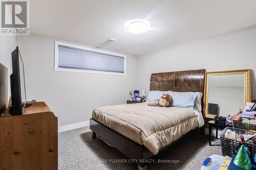 44 Liberty Crescent — photo 34 of 40