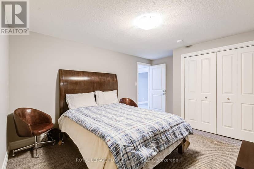 44 Liberty Crescent — photo 37 of 40