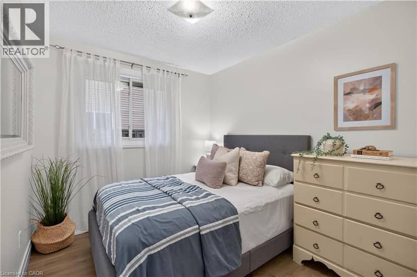 38 SOUTHGLEN Road — photo 18 of 40
