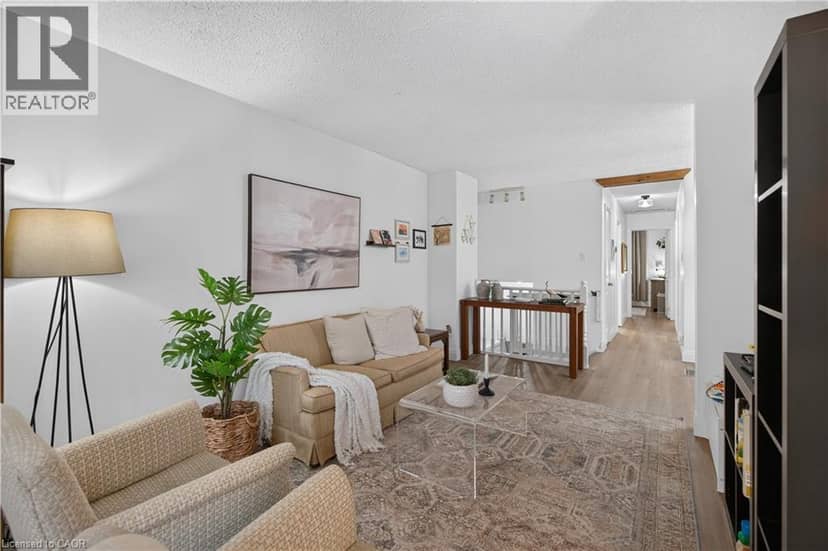 38 SOUTHGLEN Road — photo 7 of 40