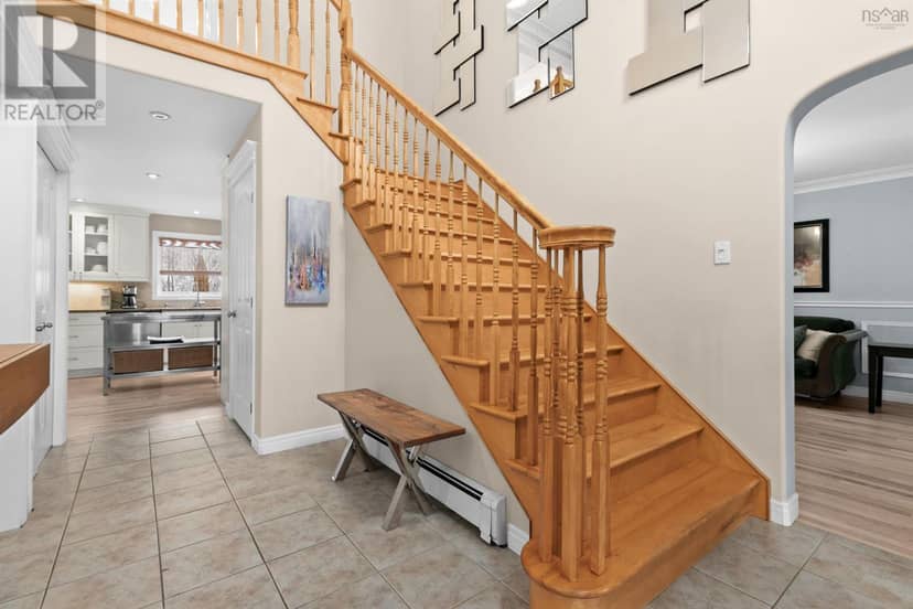 150 Matthew Drive — photo 4 of 40
