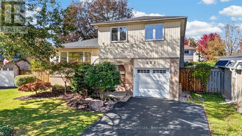 581 Lord Simcoe Court, Milton