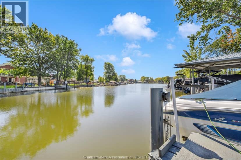 Island Crescent — photo 16 of 32