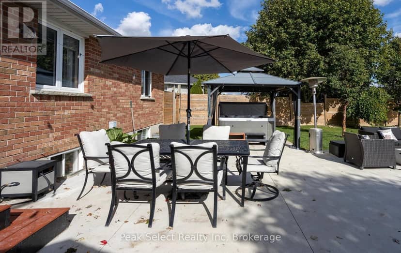 57 Parkhaven Crescent — photo 37 of 40