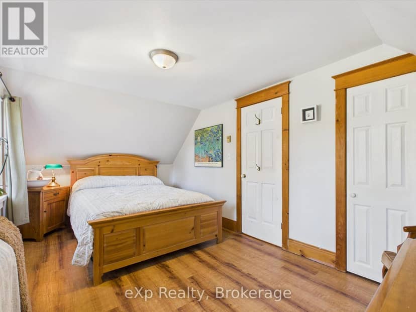 1002 Silver Lake Road — photo 33 of 40