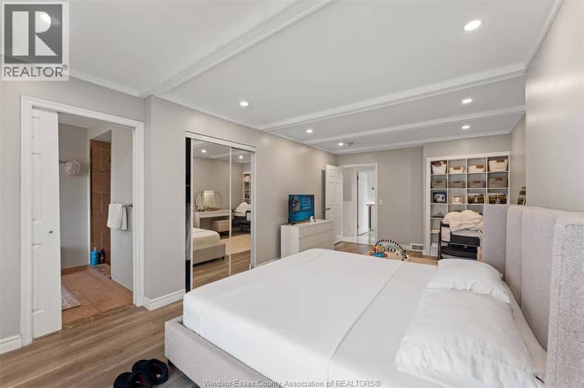 2767 Buckingham — photo 30 of 40