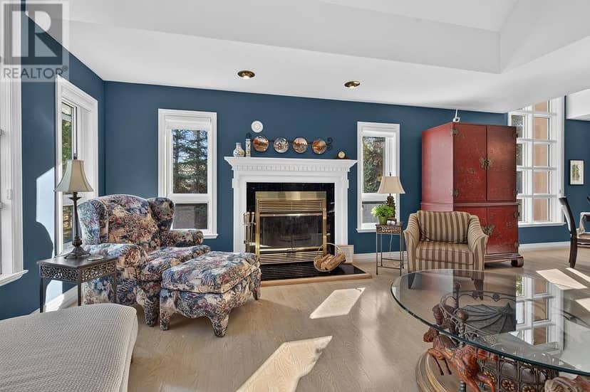 63 Mount Pleasant CT — photo 19 of 40