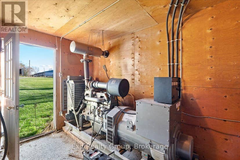 2421 County Road 3 — photo 17 of 40