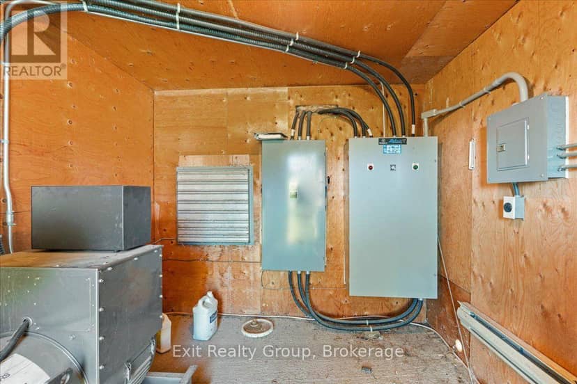 2421 County Road 3 — photo 18 of 40