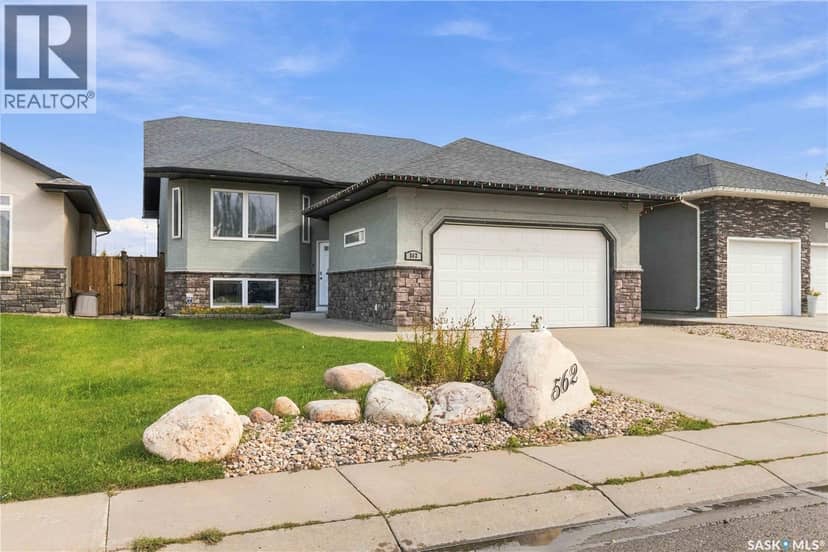 562 Rempel MANOR, Saskatoon, photo 2