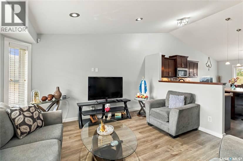562 Rempel MANOR, Saskatoon, photo 3