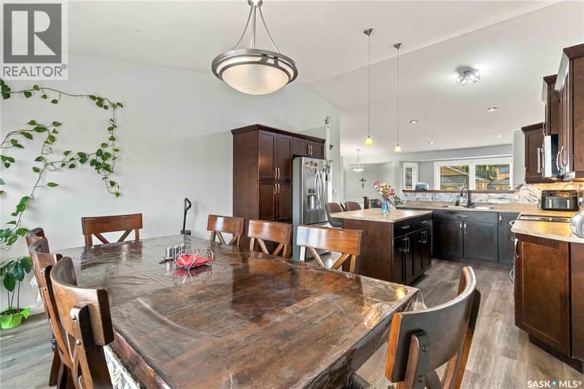 562 Rempel MANOR — photo 9 of 30
