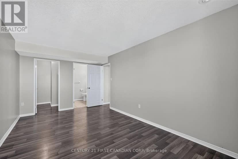 1005 - 30 Chapman Court — photo 20 of 33